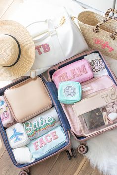 The Best & Cutest Travel Products - Teresa Caruso Rose Gold Luggage, Travel Pouches, Best Travel Bags, Travel Bag Essentials, Packing Organizers, Travel Products, Duffle Bag Travel, Essential Bag, Packing Tips For Vacation