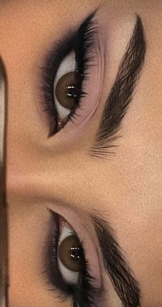 𝙪𝙧_𝙚𝙢 Machiaj Smokey Eyes, Teknik Makeup, Mekap Mata, Prom Eye Makeup, Eye Makeup Pictures, Pinterest Makeup