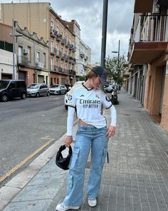 #realmadrid #madridista #halamadrid #madrid Madrid Girl, Fan Outfits, Madrid Outfits, Football Jersey Outfit, Outfits Nyc, Football Wags, Girly Movies, Winter Ootd, Ootd Winter