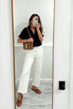 Cream Cropped Wide Leg Jeans Outfit, January Business Casual Work Outfits, Texas Summer Work Outfits, Summer Work Tops, Simple Outfits Midsize, Casual Summer Outfits For Petite Women, Beach Business Casual, Śéxý Outfit, Soft Minimalism Fashion