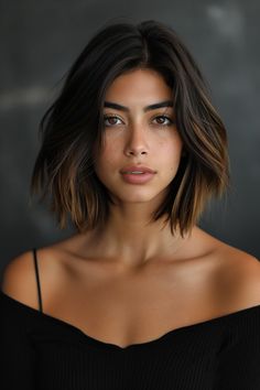 Medium Length Haircut Highlights, New Hair Color Ideas For Brunettes, Dark Skin Hair Color, Brunette Short Hair, Dark Brown Hair With Highlights, Brown Bob Hair, Short Hair Brown, Short Dark Brown Hair, Bob Brown