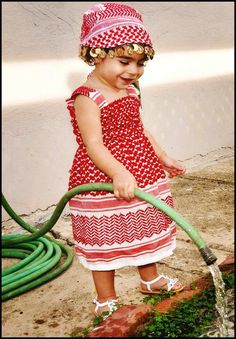 Jordanian Girl, How cute is her dress! Middle East Clothing, Persian Beauty, Middle Eastern History, Child Dress, World Thinking Day, Dress Anak, Roman Era, Petra Jordan, Amman Jordan