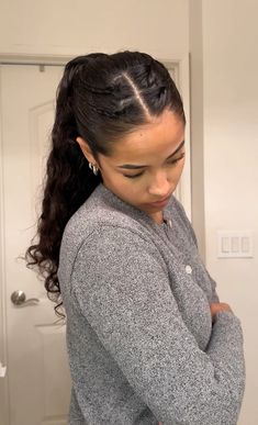 Soccer Hairstyles For Curly Hair, Slick Back Curly Ponytail, Curly Hairstyles Ponytail, Ponytail With Braids, Ponytail Curly Hair, Braid Ponytail Hairstyles, Track Hair, Slick Back Ponytail, Pineapple Hairstyle