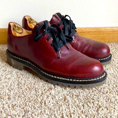 Beautiful Pair Of Handmade Shoes From Feit. Reddish Brown Leather Uppers. 4 Eyelet Lacing. Goodyear Welted. Clear Vibram Soles. Eu 42, Equivalent To A Us 9. These Do Run About A Half Size Big. I Wear A Us 10.5 And These Fit, But Are Very Snug. They Would Likely Fit A 9.5 Perfectly. Excellent Condition. Hardly Worn. Soles Show Hardly Any Wear. Vintage Leather Low-top Lace-up Shoes, Leather Low-top Oxfords For Fall, Red Leather Shoes With Rubber Sole For Fall, Burgundy Leather Shoes With Round Toe, Fall Low-top Dress Shoes With Leather Sole, Fall Oxfords With Goodyear Welted Round Toe, Fall Oxfords With Goodyear Welt And Round Toe, Burgundy Leather Shoes With Plain Toe, Casual Leather Shoes With Red Sole And Round Toe