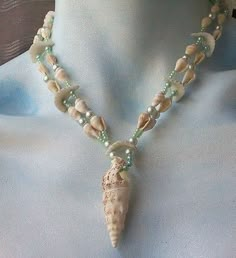 Sea Inspired Necklace, Mermaidcore Necklace, Seashell Bead Necklace, Seashell Jewelry Diy, Vase Antique, Tidal Pool, Sea Necklace, Jewellery Pendant