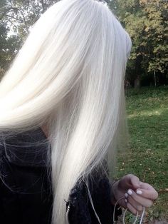 Silver Hair Aesthetic, Aesthetic White Hair, Ice White Hair, White Hair Aesthetic, All White Hair, White Hair Girl, White Long Hair, Long White Hair, White Hair Color