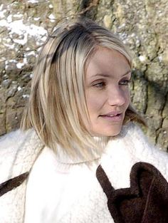 21 Cameron Diaz On Location For The Holiday In Surrey England February 10 Bilder und Fotos - Getty Images Cameron Diaz The Holiday, Holiday Cameron Diaz, Cameron Diaz Short Hair, Cameron Diaz Hair, Surrey England, Cameron Diaz, February 10, Holiday Hairstyles, Hair Dos