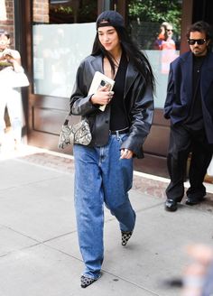 Dua Lipa Style 2022, Dua Lipa Fashion Style, Dua Lipa Street Style 2022, Dua Lipa Street Style 2023, Dua Lipa Winter Style, Dua Lipa Dresses, Dua Lipa Outfit Casual, Dua Lipa 2022