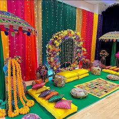 Traditional decoration idea Mendi Decoration At Home, Mehandi Theme Decor, Desi Theme Party, Pakistani Haldi Decoration, Mehendi Party Decoration, Jaggo Decor Ideas, Rajasthan Wedding Decor, Sangeet Ceremony Decorations, Haldi Stage Decoration At Home