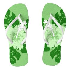 This oversized hibiscus flower was inspired by traditional pareaus worn for the hula. It comes in several colorways. Pretty Flip Flops, Decorating Flip Flops, Personalized Flip Flops, Floral Flip Flops, Colorful Slippers, Hawaiian Hibiscus, Fashion Shoes Sandals, Beach Beauty, Summertime Fun