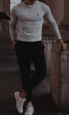 Teaching Mens Fashion Jose Zuniga, Zara Outfits Summer, Jose Zuniga Outfits, Essentials Outfit, Visualization Board, Money Clothes, Smart Casual Menswear, Mens Business Casual Outfits, Gentleman Aesthetic