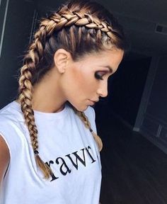 This schoolgirl favorite is all grown up. See the 12 new braided hairstyles we can't get enough of and learn exactly how to do them New Braided Hairstyles, Foto Tips, Short Haircuts, Gorgeous Hair, Braid Styles, Pretty Hairstyles, Hair Hacks