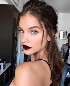 Lips Inspiration, Burgundy Lips, Burgundy Lipstick, Dark Red Lips, Palvin Barbara, Bold Brows, Batons Matte, Dark Lipstick, Natural Lipstick