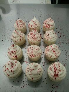 Horror Themed 40th Birthday, Horror Birthday Decorations, Blood Splatter Cupcakes, Halloween Party Inspo Aesthetic, Horror Themed Birthday Party Food Ideas, 18th Birthday Halloween Party, 80s Slasher Party, Scream Birthday Party Theme, A24 Themed Party