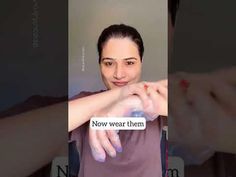 Beauty Hacks For Hands, How To Get Fair Hands, How To Remove Wrinkles From Hands, Bueaty Products, Manicure Hands, Hand Skin Care, Removing Hyperpigmentation, Wrinkles Hands, Wrinkle Remedies