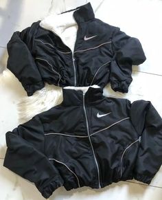 Black Nike Jacket, Style Overalls, Cute Nike Outfits, Simple Trendy Outfits, Sporty Outfits, Black Nike, Nike Outfits