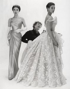 Society Wedding, Norman Parkinson, 1960 Fashion, Classy Dresses, History Fashion, Fashion 1950s, Dress With Sleeves, Vintage Couture