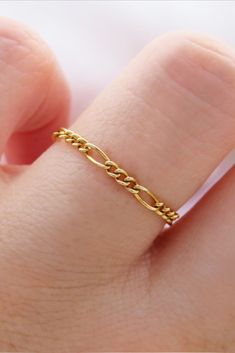 Minimal and dainty. This gold chain ring is made to order just for you! The color is vibrant and the chain is smooth enough for every day wear. This is the perfect midi ring, thumb ring or wearing it with other dainty rings for a stacked look! Gold Chain Ring, Chain Ring Gold, Dainty Rings, Glo Up, Midi Ring, Thumb Ring, Ring Stacking, Midi Rings, Ring Minimalist