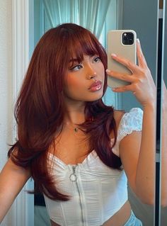 Blended Bangs, Amber Brown Hair, Blowout 90s, Haircut 2020, Diy Hair Hacks, Cherry Red Hair, Wine Hair, Classy Hairstyles, Layered Hairstyles