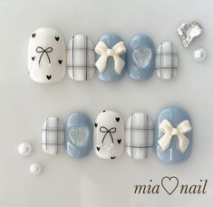 Acubi Nails Aesthetic, Fall Nails Korean, Nail Ideas With Bows, Korean Nails Bow, Kawaii Nail Art Korean, Seventeen Nails, Japanese Kawaii Nail Art, Logo Nail Art, Kawaii Nail Charm Designs