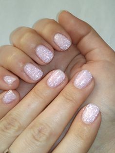 Sheer Pink Nails With Glitter, Pink Glitter Biab Nails, Short Gel Nails Sparkle, Short Oval Glitter Nails, Pink Glitter Gel Nails Short, Light Pink Sparkly Nails Short, Sparkly Shellac Nails, Short Round Glitter Nails, Pink Sparkle Pedicure