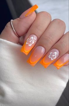 Hawaii Nails Orange, Orange Summer Nails 2024, Orange Hawaiian Nails, Moana Inspired Nails, Pinky Orange Nails, Nails Inspo Orange, Orange Vacation Nails, Orange Manicure Ideas, Orange Square Nails