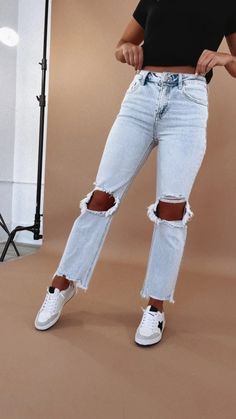 Stevie Straight Leg Jean, Acid Light RISEN – Everyday Chic Boutique Winter Athleisure, Layered Outfits, Puffer Vests, Girl Aesthetics, Oversized Puffer, Denim Vests, Clothing Staples, Layering Outfits