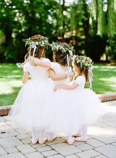 Bohemian Flower Crown, Garden Chic Wedding, Dressed In White, Flower Girl Crown, Boho Garden, Bohemian Flowers, Flower Girl Hairstyles, Boho Chic Wedding, Wedding Flower Girl