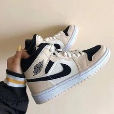 👟 Custom Made To Order Footwear 👟 - Authentic products & materials 👟 - Brand New🔥 - Worldwide shipping 📦 - High quality custom products😊 - Original shoe box and accessories.✨ Nike Blazer Outfit, Jordan Shoes Girls, Nike Shoes Jordans, Nike Air Shoes, Fresh Shoes