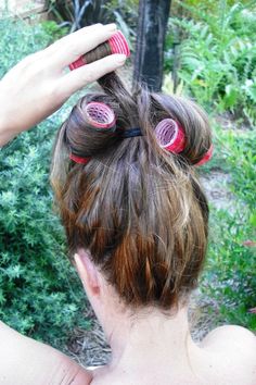 Velcro Curlers, Beauty Hacks That Actually Work, Velcro Rollers, Morning Hair, Overnight Curls, High Ponytail, Hair Affair, Hair Rollers, Curly Hairstyles