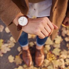 Daniel Wellington ❤️ Daniel Wellington Watch, Brown Leather Strap Watch, Cute Watches, Leather Anniversary, Brown Leather Watch, Anniversary Gifts For Wife, Brown Leather Strap, Leather Watch Bands, Beautiful Watches