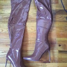 New Boots Steve Madden Patent Leather Never Used . Trendy Brown Faux Leather Heeled Boots, Spring Brown Patent Leather Boots, Brown Faux Leather Party Boots, Fitted Beige Faux Leather Heeled Boots, Brown Patent Leather Heeled Boots With Round Toe, Brown Knee-high Heeled Boots For Night Out, Brown Party Boots Medium Width, Brown Boots For Night Out In Spring, Fitted Brown Boots For Night Out