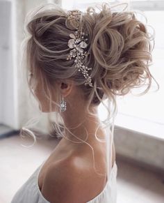 FIONA | ULYANA ASTER Wedding Hair Inspiration, Chic Hairstyles, Bridesmaid Hairstyles, Wedding Hairstyles Updo, Hair Images, Wedding Hairstyles For Long Hair