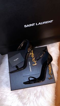 Asthetic Skincare, Dr Shoes, Ysl Heels, Rich Girl Lifestyle, Fancy Shoes, Hype Shoes, Shoe Inspo, Aesthetic Shoes, Pretty Shoes