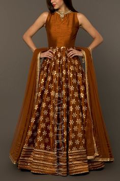 Shadi Dresses, Punjabi Outfits, Kurta Neck Design, Cotton Long Dress, Polki Jewellery, Pakistani Bridal Wear, Indian Couture, Stylish Party