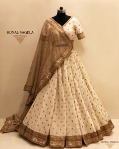 Simple Lehenga Classy, Simple Lehenga Designs Unique, Lehenga Plain, Simple Lehenga Designs Classy, Simple Lehenga Designs, Simple Lehenga Choli, Lehenga Simple, Lehenga Bridesmaid