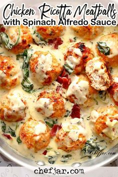 Baked Chicken Ricotta Meatballs with Spinach Alfredo Sauce Chicken Ricotta Meatballs, Spinach Alfredo Sauce, Meatballs With Spinach, Chicken Ricotta, Ricotta Meatballs, Spinach Alfredo, Sommer Mad, Perfect Health, Chicken Dishes Recipes