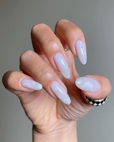 White Marble Nails, Natural Almond Nails, California Nails, Cute Almond Nails, Summer Nails Almond, Long Almond Nails, New Nail Trends, Pointed Nails, Nail Art Wedding