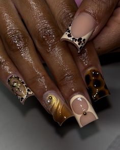 Cute Short Fall Nail Sets, Stiletto Fall Nails Designs, Fancy Short Nails, Nail Art Designs Square, Art Nails Design Ideas, Brown Aura Nails, Short Acrylic Nails Fall, Short Square Nails Fall, Short Fall Nails 2024