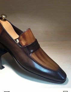 Handmade Men two Town formal shoes, Men two town shoes, Men brown dress shoes #Handmade #LoafersSlipOns #Formal Quality Leather Boots, Fashion Formal, Custom Design Shoes, Brown Dress Shoes, Simple Shoes, Fashion Business Casual, Brown Shoes, Leather Moccasins, Men Loafers