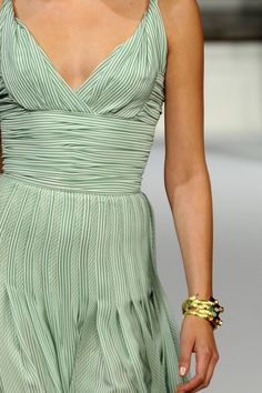 Mint Green Clothes, Green Clothes, Style Japonais, Estilo Chic, Elie Saab, Green Fashion, Fashion Details, Pretty Dresses, Beautiful Outfits