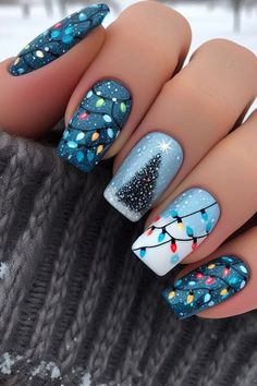 61 Stunning Blue Christmas Nail Ideas for 2024 November And December Nails, Christmas Festive Nails, Nails Xmas Design, Christmas Nail Art 2024, Winter Nail Art Short Nails, Christmas Nail Blue, Christmas Theme Nail Art, Winter Short Nails Ideas, X Mas Nails Design