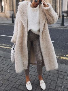 Fall Fashion Coats, Long Faux Fur Coat, Long Overcoat, Long Coat Women, Maxi Coat, Fall Coat, Winter Jackets Women, Faux Fur Coat, Outfit Idea