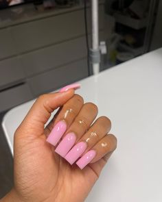 Medium Nails Acrylic Square Pink, Cute Simple Medium Acrylic Nails, Pink Nail Medium, Simple Medium Nails Acrylic, Medium Nail Ideas Pink, Short Medium Pink Nails, Medium Long Nails Square Pink, Simply Pink Nails, Pink Nails Medium Length Square