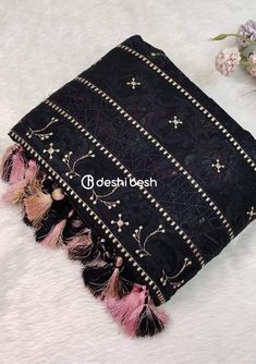 Exclusive Boutique Designer Muslin Saree - db20517 Boutique Saree, Velvet Anarkali, Muslin Saree, Punjabi Boutique, Batik Print Dress, Lehenga Jewellery, Saree Sale, Velvet Shawl, Jamdani Saree