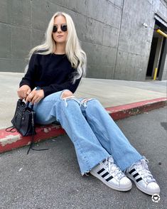 Adidas Superstar Women Outfit Casual, Adidas Superstars Outfits Women, How To Style Adidas Superstar, Adidas Platform Sneakers Outfit, Outfits With Adidas Superstar, Adidas Superstar Outfit Winter, Adidas Superstar Outfit Casual, Adidas Superstar Women Outfit, White Adidas Superstar Outfit