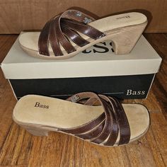 Unworn - In Box Leather Upper / Suede Sole Women's 10 Bass Sandals, Red Flip Flops, Bass Shoes, Uniqlo Bags, Huarache Sandals, Vintage Chanel Handbags, Slip On Espadrilles, Swim Shoes, Gold Flats