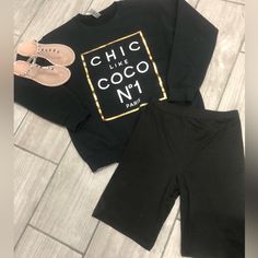 Details: * Graphic Sweatshirt * Long Sleeves * Crew Neck * Classic Fit * True To Size * Color: Black * Sizes: S, M, L Trendy Black Sweatshirt For Loungewear, Chic Black Crew Neck Sweatshirt, Long Sweatshirt, Black Color, Coco, Scoop Neck, Graphic Sweatshirt, Sweaters For Women, Long Sleeves