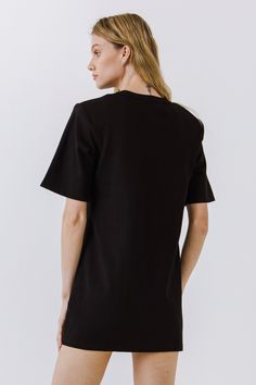 This Shoulder Pad T-Shirt Dress is a wardrobe must-have! Featuring a stylish round neckline, short sleeves, and a boxy silhouette, it's the perfect addition to any outfit. Our unique shoulder pad insert adds structure and a touch of sass, making this dress a standout. With its comfortable fit and comfortability, you'll look amazing no matter what the occasion. Show off your fashion-forward style with this shoulder-pad t-shirt dress! Shoulder pad inserted Round neckline Short sleeves Boxy silhoue Oversized Short Sleeve T-shirt Dress, Black Oversized Crew Neck T-shirt Dress, Black Short Sleeve Workwear Dress, Oversized Black Crew Neck T-shirt Dress, Black Short Sleeve Work Dress, Black Short Sleeve Dress For Work, Black Relaxed Fit T-shirt Dress With Short Sleeves, Black Relaxed Fit T-shirt Dress With Crew Neck, Black Casual Short Sleeve Dress For Work