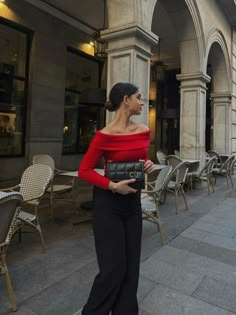 Red Girly Outfit, Red Top Outfit Ideas, Red Outfit Ideas Casual, Red Top Outfit Casual, Red Outfit Casual, Outfit Cumpleaños, Top Rojo, Red Top Outfit, Red Ootd